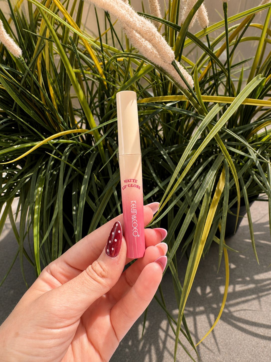 Gloss mat Kevin & Coco – tube rose, teinte à confirmer