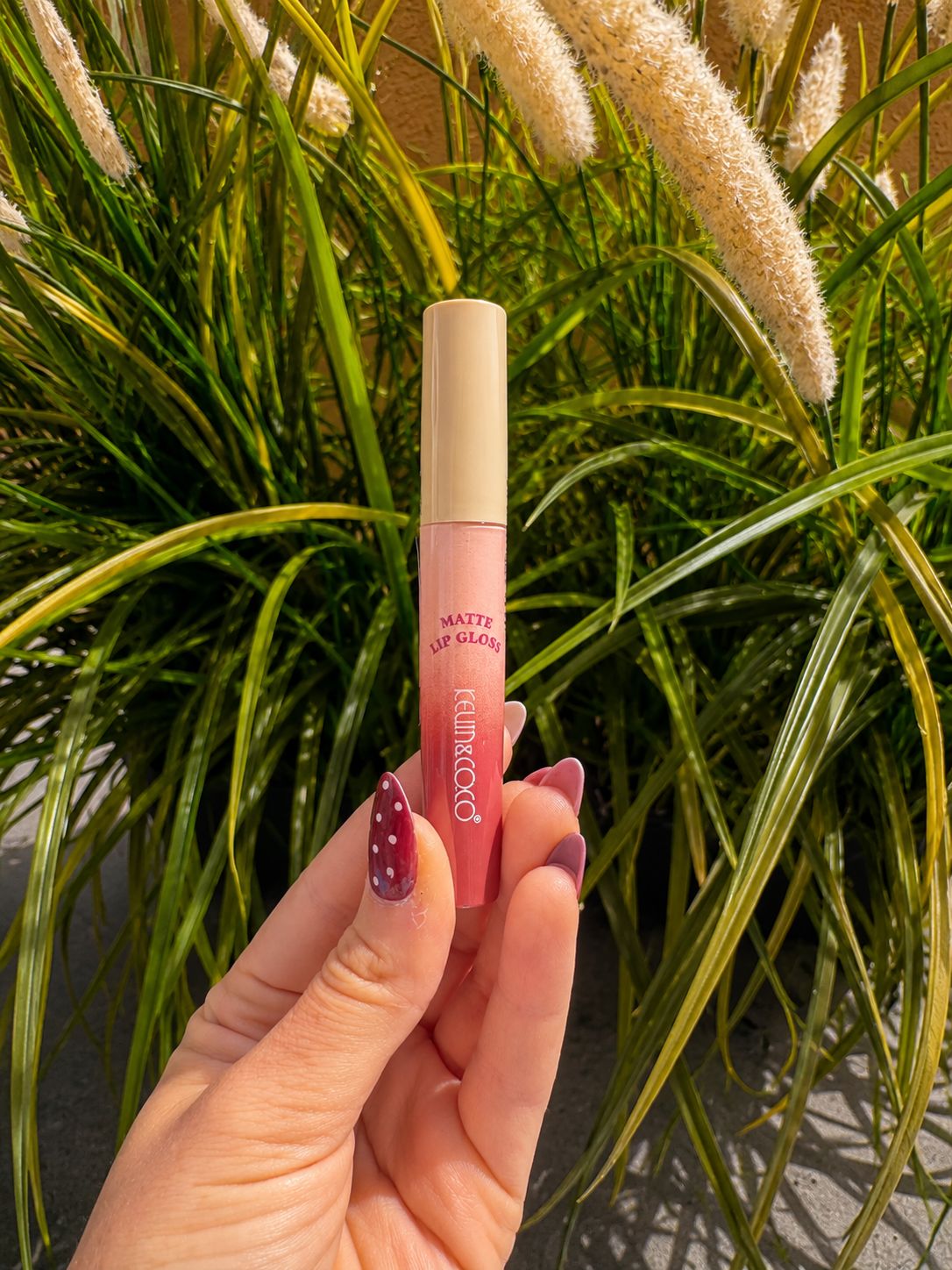 Gloss mat Kevin & Coco, tube nude rosé